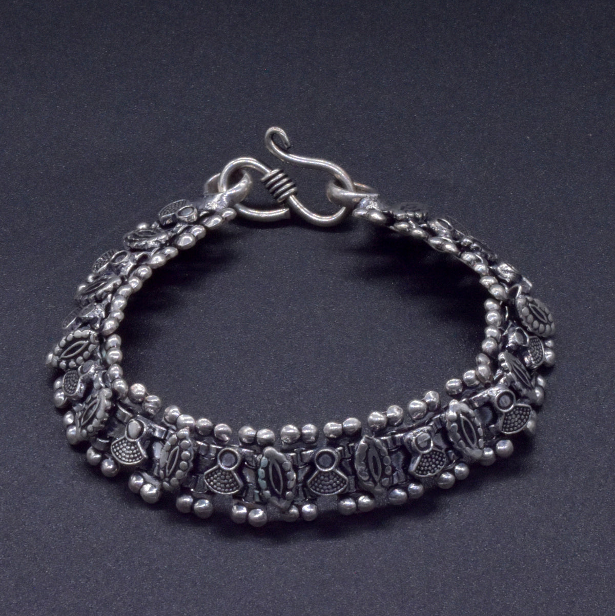 Silver Plated Chain Bracelet 7.5 inch Women Fashion Jewelry Oxidized BRC-4135