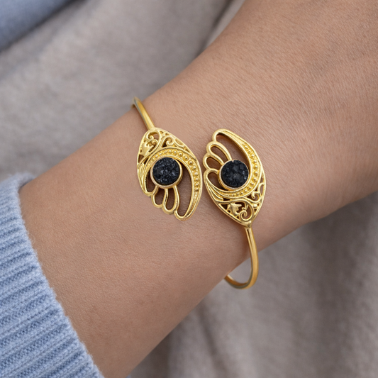 Designer Gold Bangle Bracelet with Artistic Leaf Pattern