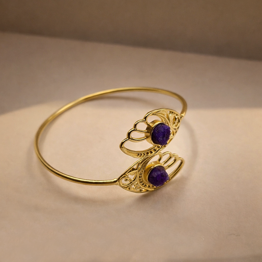Designer Gold Bangle Bracelet with Artistic Leaf Pattern
