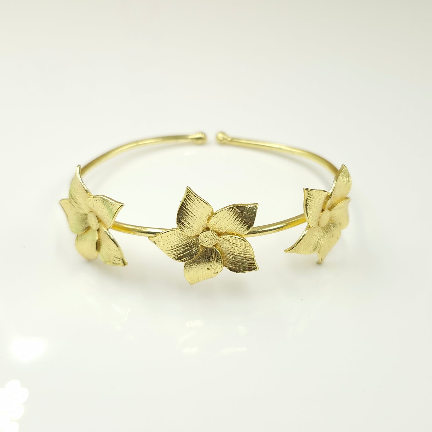 Elegant Gold Floral Open Cuff Bracelet Textured Flower Design Bangle BSW13-GLD