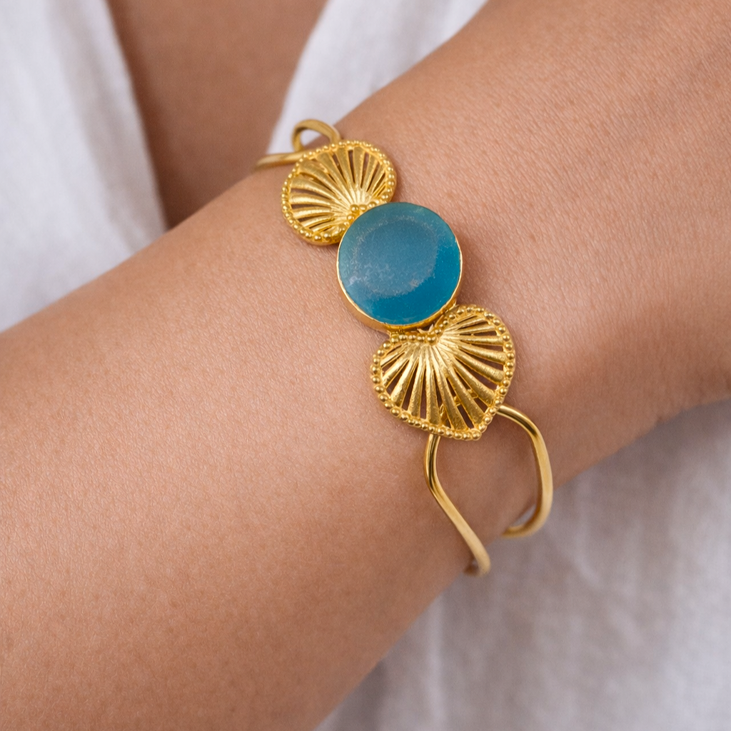Elegant Gold Cuff Bracelet with Vintage Fan Motif CUF07-GLD
