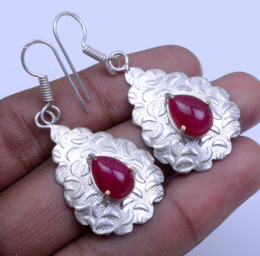 Schmuck mit Geburtsstein Juli: Wunderschöner handgefertigter Ohrring mit im Labor hergestelltem Rubin (2 EAR-127)