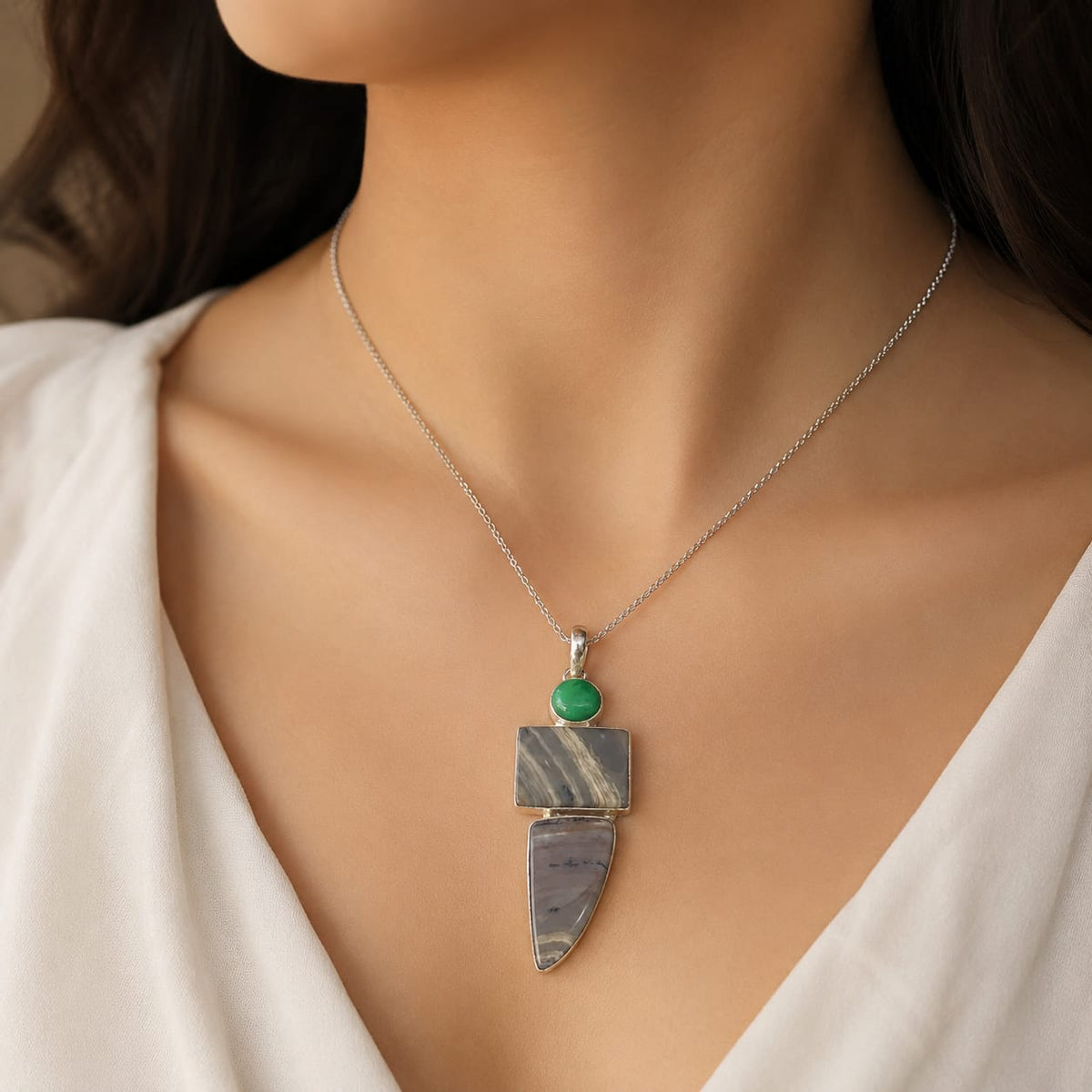 Natural Agate Pendant, Silver Tone Boho Statement Jewelry PEN123-SLV-NAG03