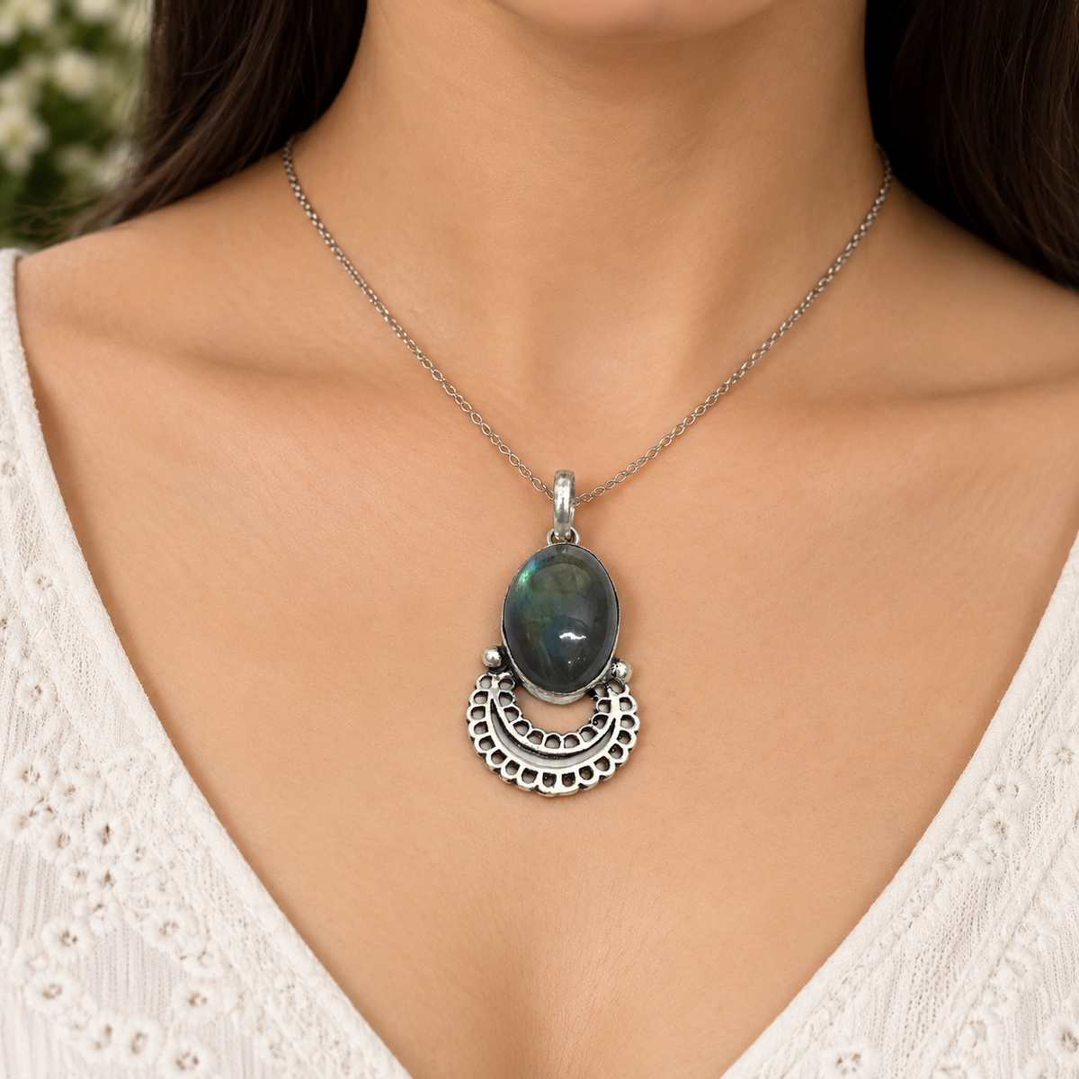 Labradorite Crescent Pendant Moon Charm Antique Silver Tone Jewelry PEN217-SLV-NLBD01