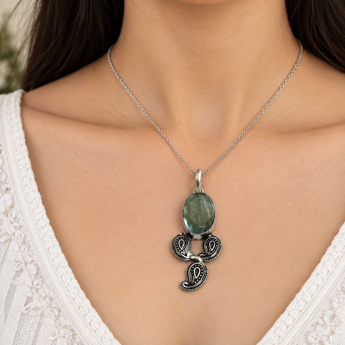 Labradorite Paisley Pendant Boho Vintage Silver Tone Jewelry PEN249-SLV-NLBD01
