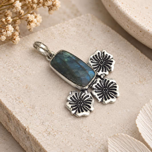 Labradorite Flower Pendant, Blue Flash Silver Boho Jewelry PEN294-SLV-NLBD01