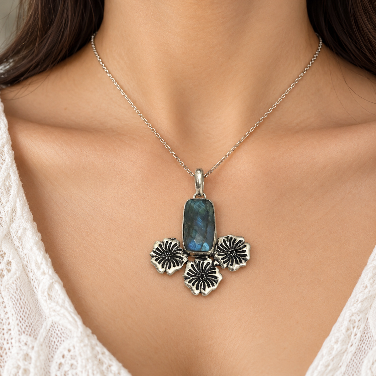 Labradorite Flower Pendant, Blue Flash Silver Boho Jewelry PEN294-SLV-NLBD01