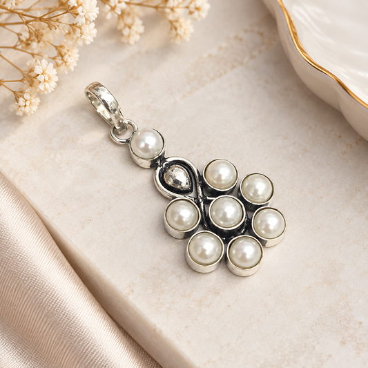 Pearl Flower Pendant, Silver Tone Floral Boho Statement Jewelry PEN339-SLV-LPRL08