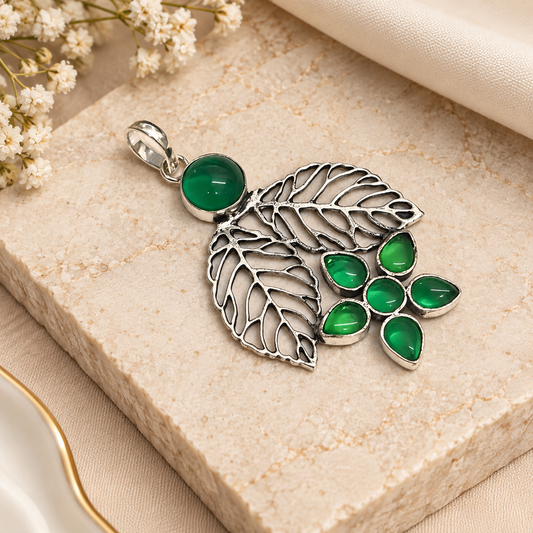 Green Gemstone Leaf Pendant Boho Botanical Silver Jewelry PEN358-SLV-LCD07