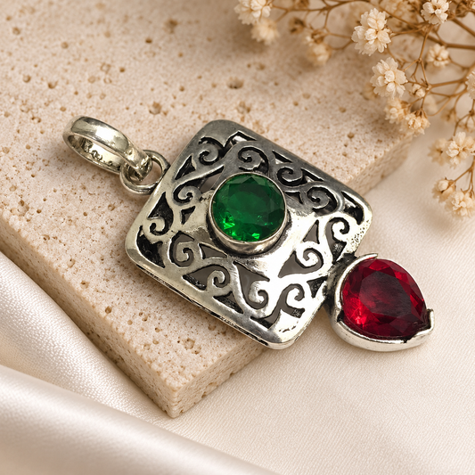 Green Red Gemstone Ornate Pendant Boho Vintage Silver Jewelry PEN362-SLV-LGR-LCD02