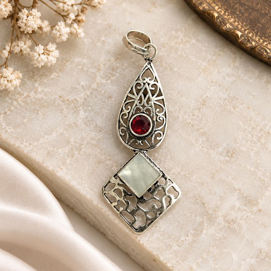 Red Garnet Mother of Pearl Pendant Boho Silver Jewelry PEN368-SLV-MOP-LGR02
