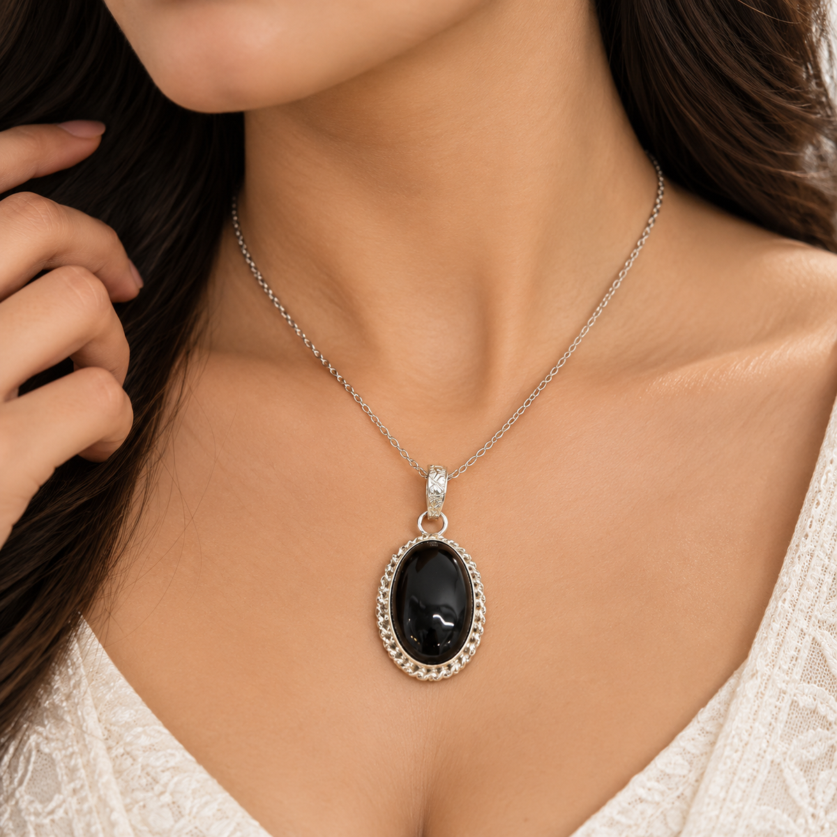 Black Onyx Stone Pendant Oval Gemstone Silver Tone Jewelry PEN454-SLV-NBO01