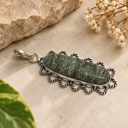 Serpentine Stone Pendant Boho Vintage Silver Tone Jewelry PEN460-SLV-NSRP01