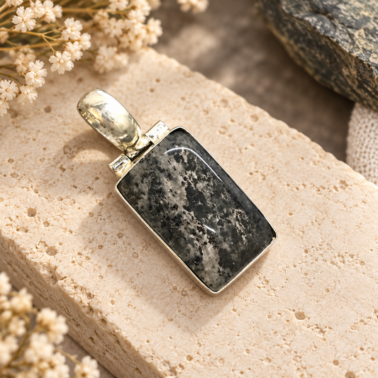 Black Gray Agate Stone Pendant Rectangular Silver Tone Jewelry PEN464-SLV-NAG01
