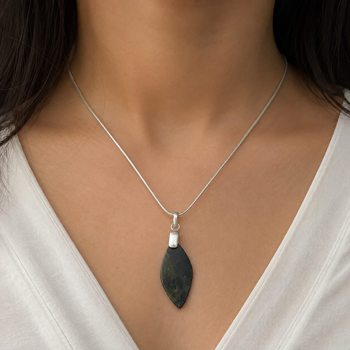 Dark Green Labradorite Pendant, Minimal Silver Tone Jewelry PEN696-SLV-NLBD01