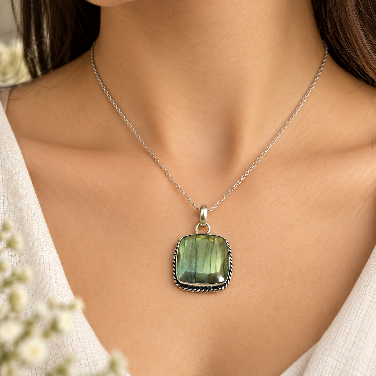 Green Labradorite Pendant Necklace, Antique Style Jewelry PEN701-SLV-NLBD01