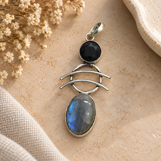 Labradorite Onyx Pendant, Blue Flash Vintage Boho Jewelry PEN706-SLV-LQUA-NLBD02