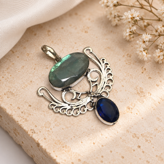 Elegant Labradorite Blue Stone Pendant with Antique Design PEN731-SLV-NLBD-LTZ02