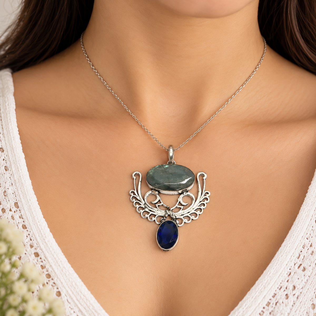 Elegant Labradorite Blue Stone Pendant with Antique Design PEN731-SLV-NLBD-LTZ02