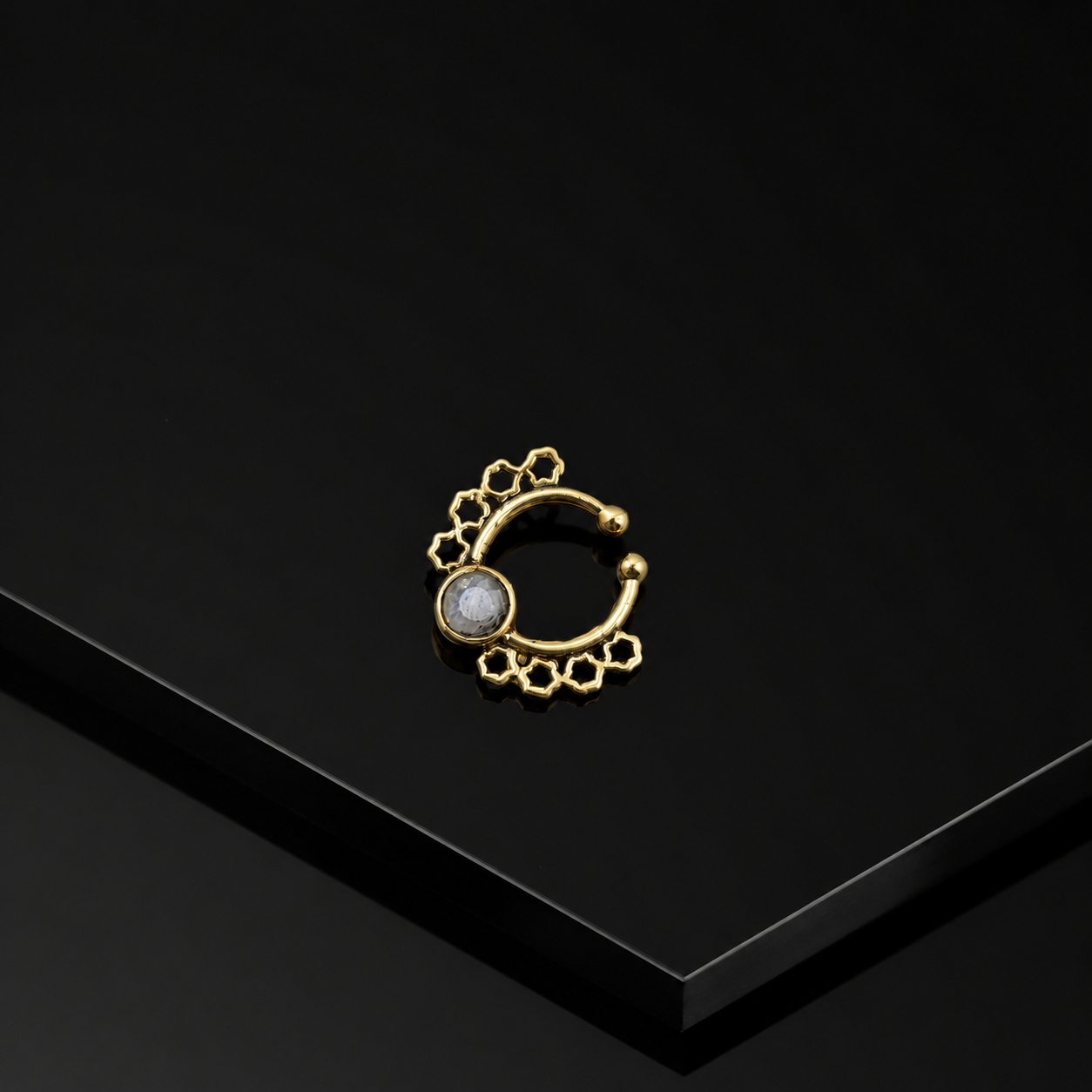 Gold Nose Ring Floral Boho Septum Hoop Ethnic Statement Unisex Jewelry SEP06-BRS-NMS01