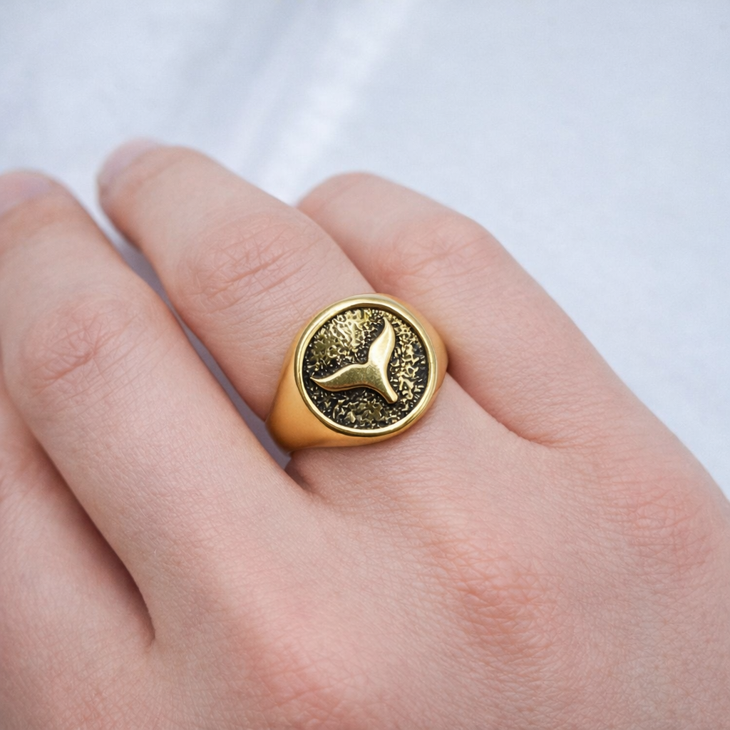 Gold Tone Round Signet Ring Vintage Style Bold Statement Ring SRIN01-PLN