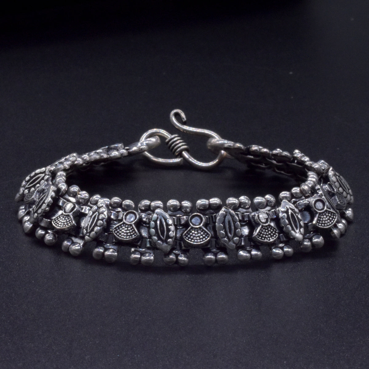 Silver Plated Chain Bracelet 7.5 inch Women Fashion Jewelry Oxidized BRC-4135