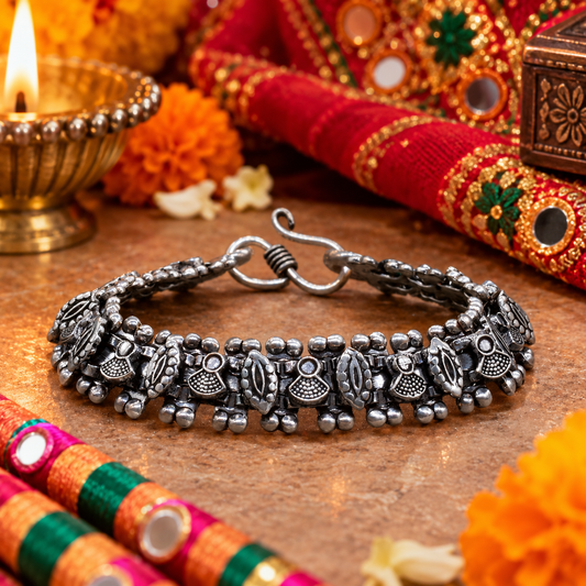 Silver Plated Chain Bracelet 7.5 inch Women Fashion Jewelry Oxidized BRC-4135