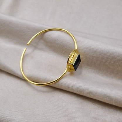 Elegant Gold Open Cuff Bracelet with Vintage Center Design BSW01-GLD