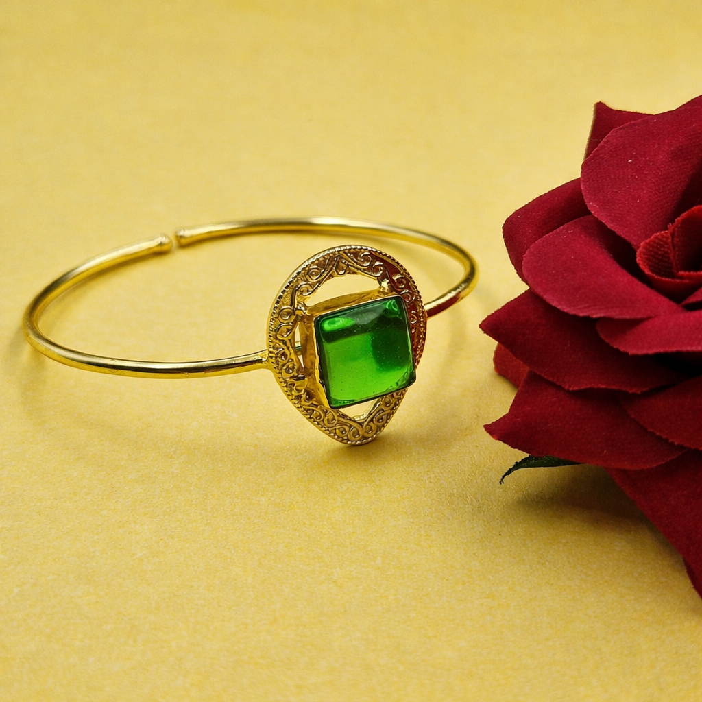 Elegant Gold Open Cuff Bracelet with Vintage Center Design BSW01-GLD