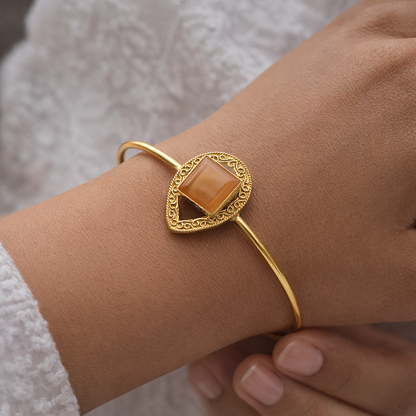 Elegant Gold Open Cuff Bracelet with Vintage Center Design BSW01-GLD