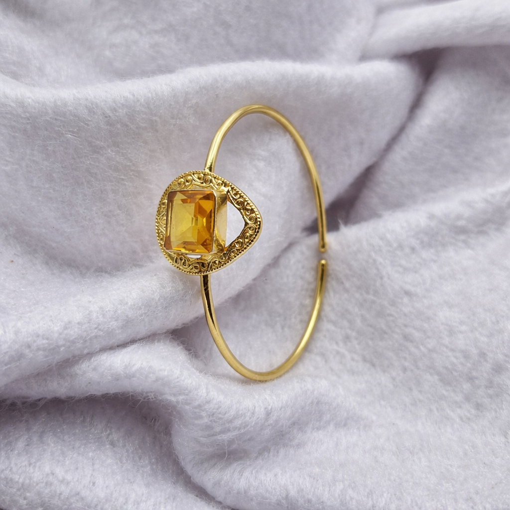 Elegant Gold Open Cuff Bracelet with Vintage Center Design BSW01-GLD