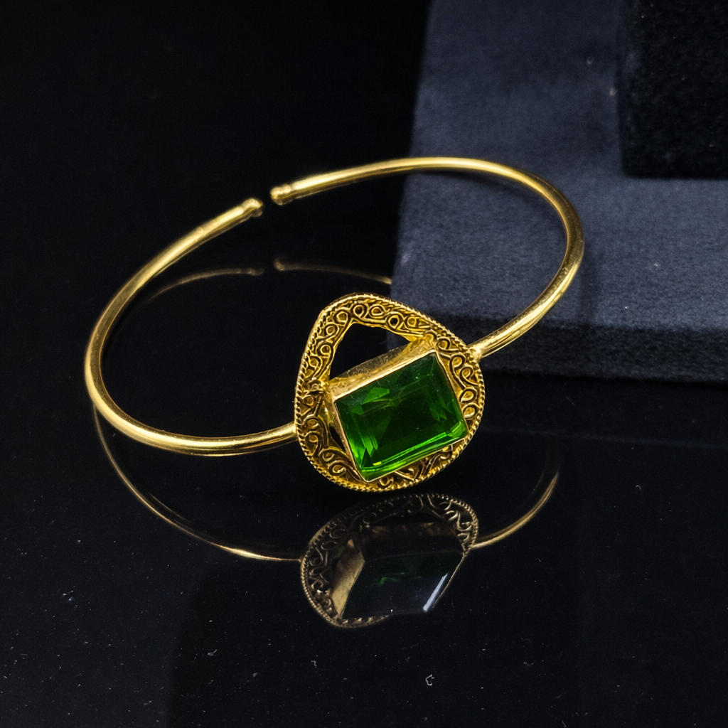 Elegant Gold Open Cuff Bracelet with Vintage Center Design BSW01-GLD