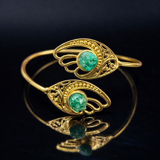 Designer Gold Bangle Bracelet with Artistic Leaf Pattern