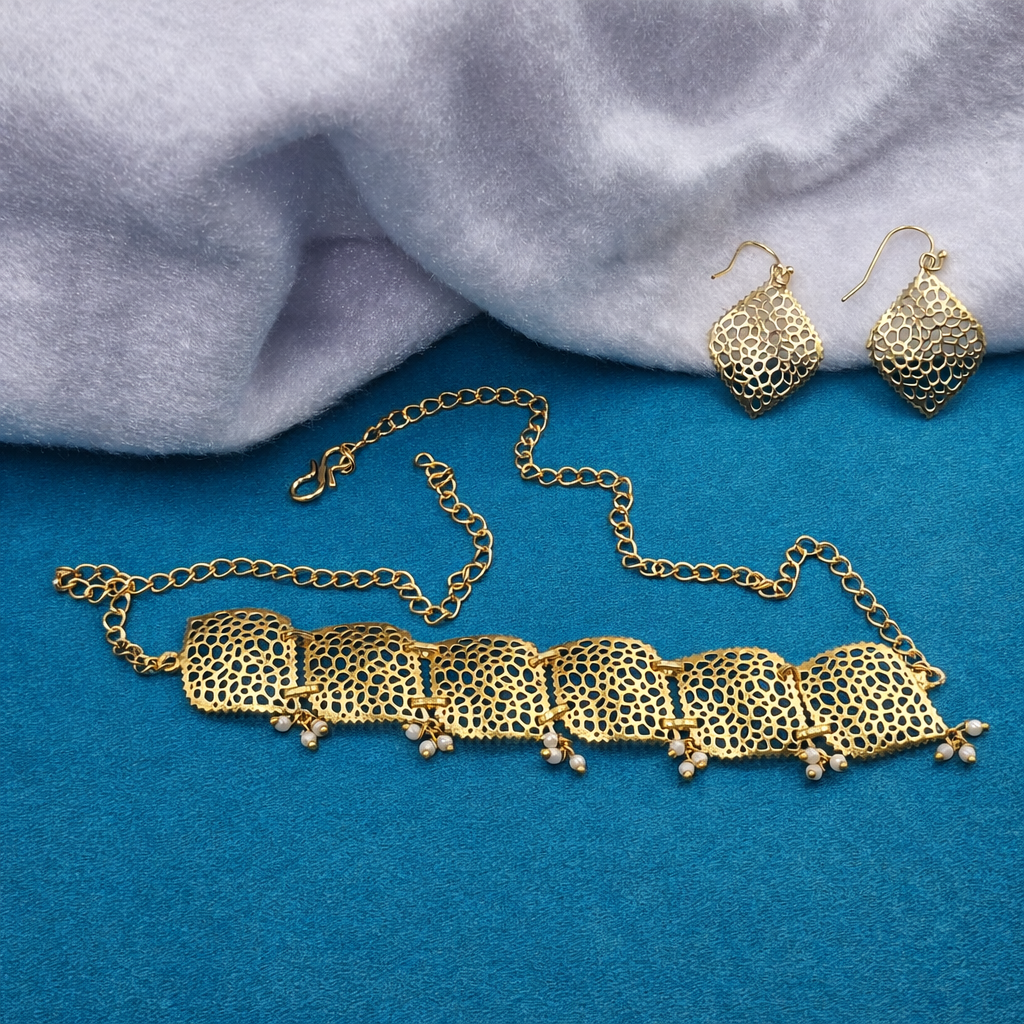 Gold Textured Choker Necklace Set Elegant Statement Jewelry for Women