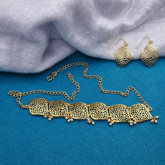 Gold Textured Choker Necklace Set Elegant Statement Jewelry for Women