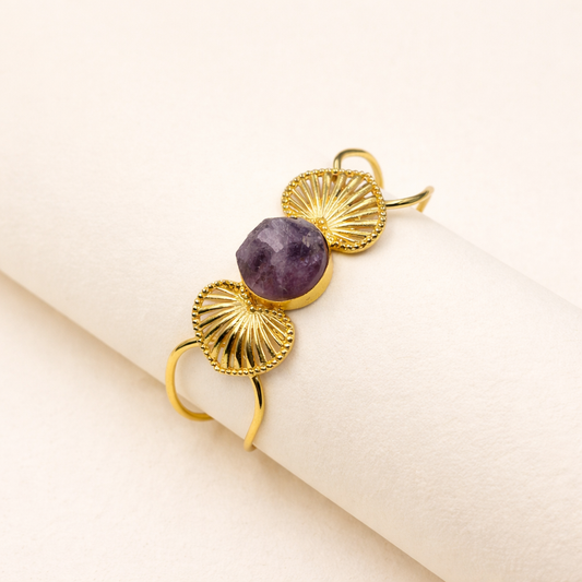Elegant Gold Cuff Bracelet with Vintage Fan Motif CUF07-GLD