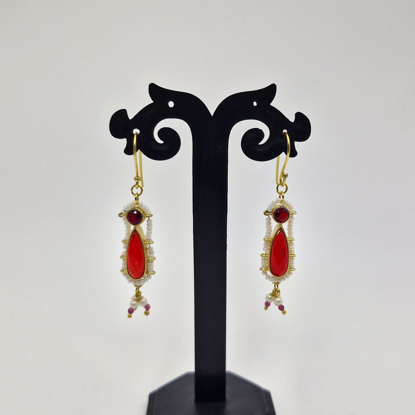 Faceted Gemstone Dangle Earrings WithWhite Seed Bead Surrounding EAR06-GLD