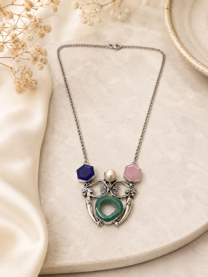 Silver Plated Pearl with Green Slice Agate Gemstone Statement Necklace 18" NEC-4776