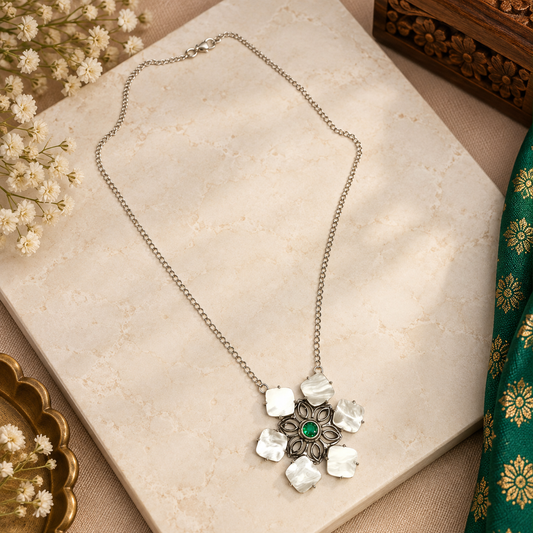 Pearl Flower Pendant Necklace Green Stone Floral Silver Necklace PCH07-SLV-LMOP+LCD07