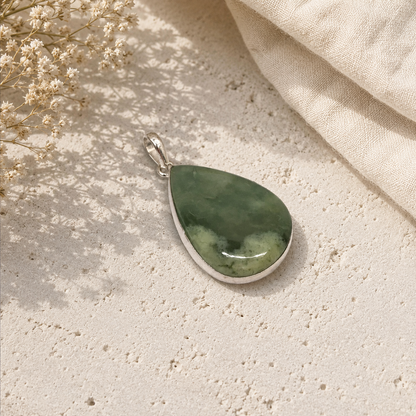 Natural Agate Pendant, Silver Tone Boho Statement Jewelry PEN121-SLV-NAG01