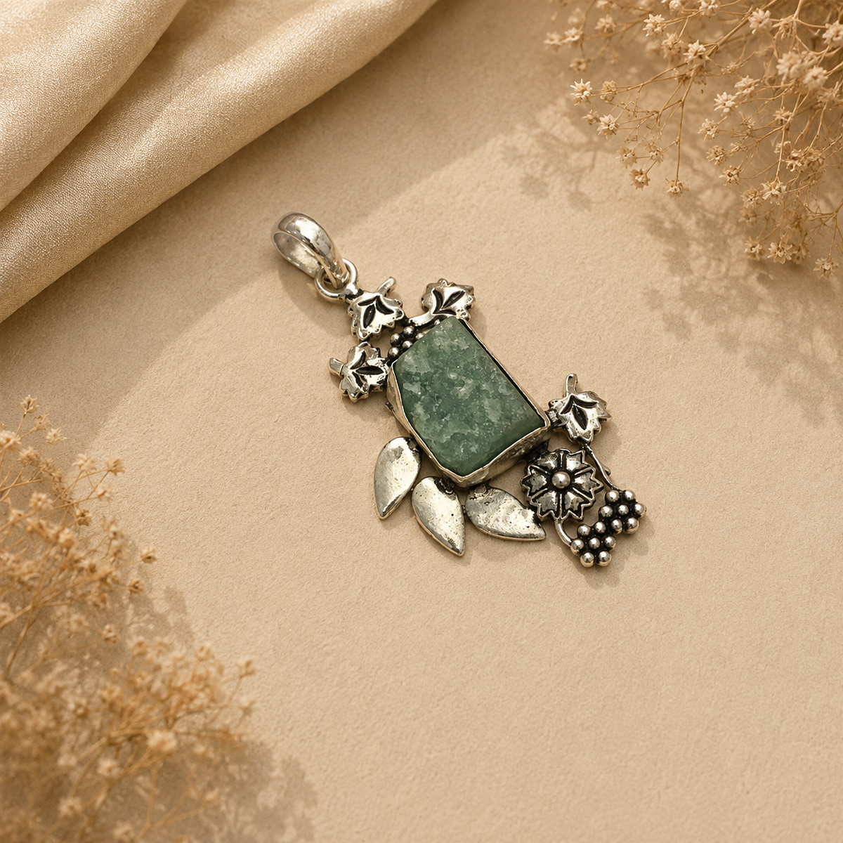 Green Gemstone Pendant Floral Silver Tribal Boho Statement Jewelry PEN134-SLV-RAG01