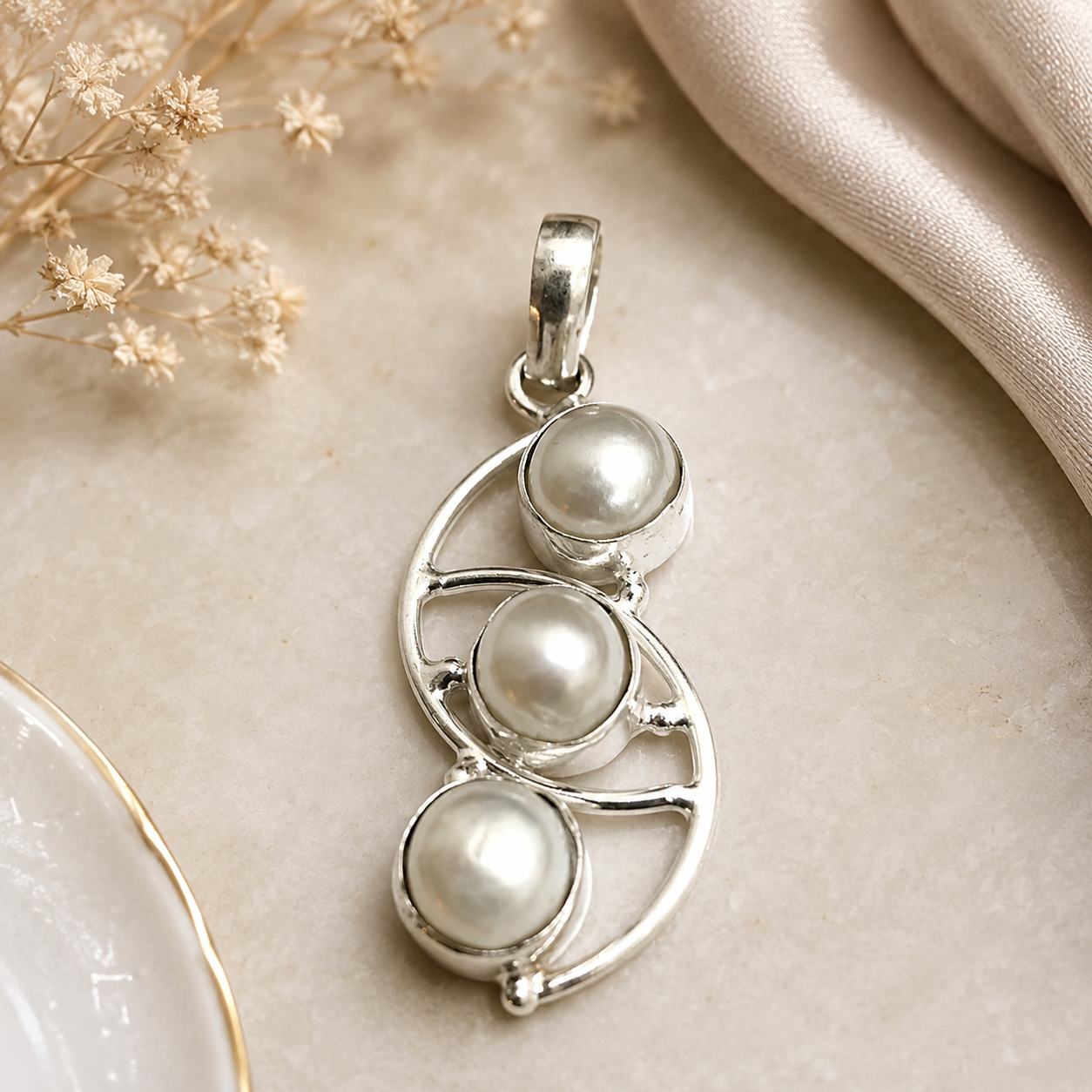 Pearl Pendant, Silver Tone Openwork Jewelry, Elegant Boho Statement PEN156-SLV-NPRL03