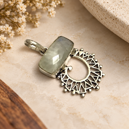 Moonstone Pendant Tribal Circle Charm Antique Silver Tone Jewelry PEN207-SLV-NMS01
