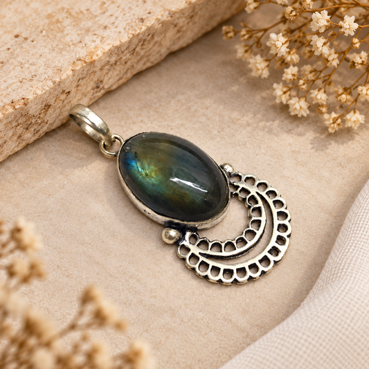 Labradorite Crescent Pendant Moon Charm Antique Silver Tone Jewelry PEN217-SLV-NLBD01