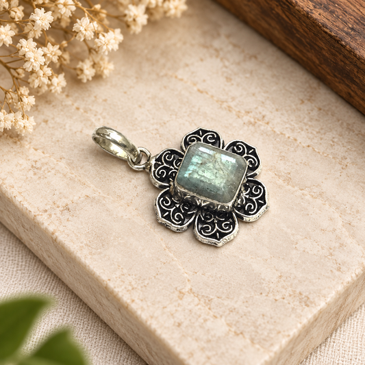 Labradorite Floral Pendant Ornate Flower Charm Antique Silver Jewelry PEN219-SLV-NLBD01