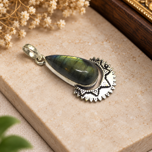 Labradorite Pendant Teardrop Gemstone Charm Ornate Boho Jewelry PEN220-SLV-NLBD01