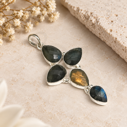 Natural Labradorite Silver Pendant, Multicolor Flash Gemstone Jewelry PEN233-SLV-NLBD05