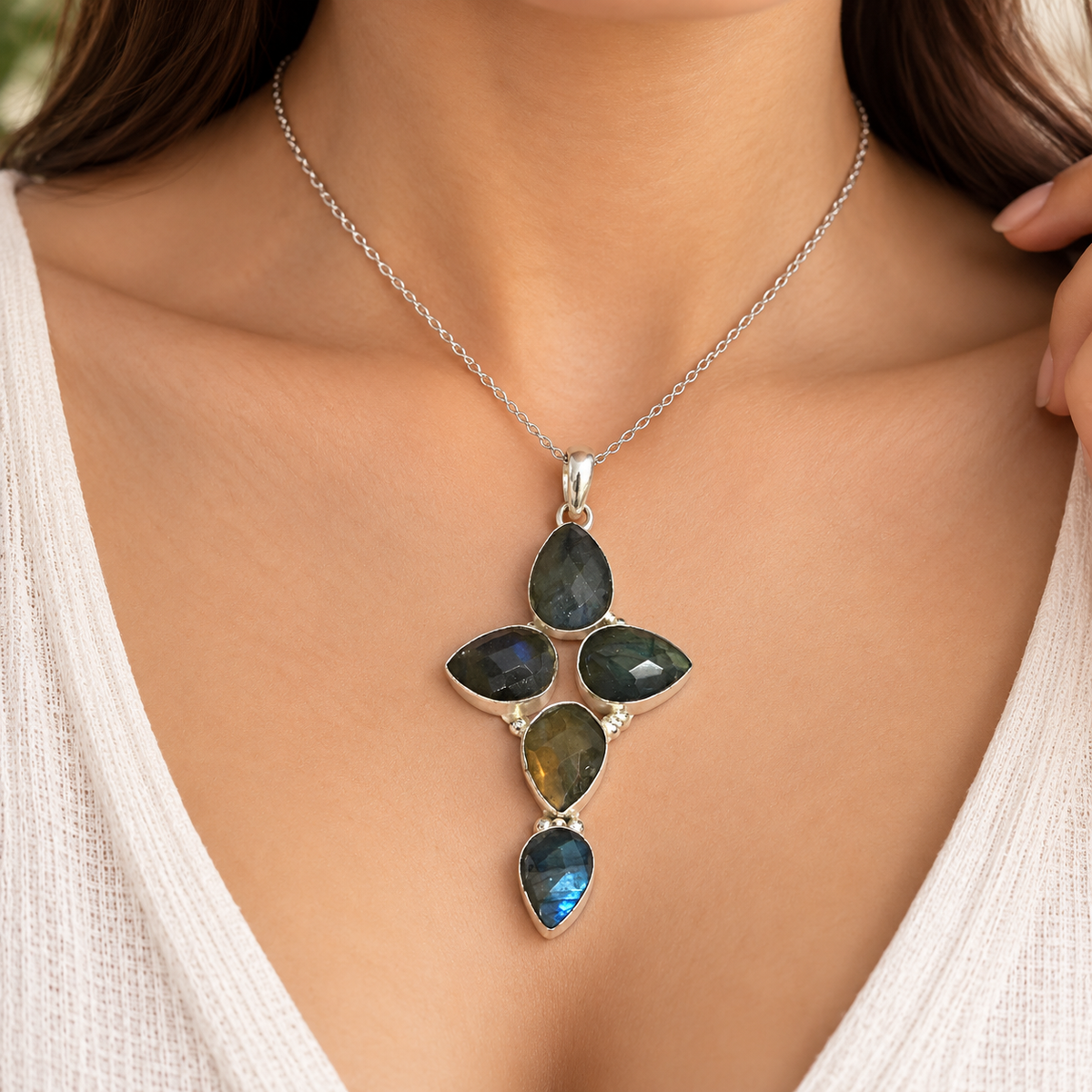 Natural Labradorite Silver Pendant, Multicolor Flash Gemstone Jewelry PEN233-SLV-NLBD05