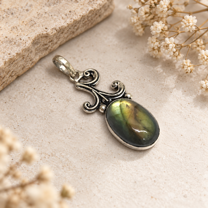 Labradorite Oval Pendant Vintage Silver Tone Boho Jewelry PEN245-SLV-NLBD01