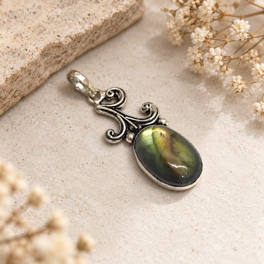 Labradorite Oval Pendant Vintage Silver Tone Boho Jewelry PEN245-SLV-NLBD01